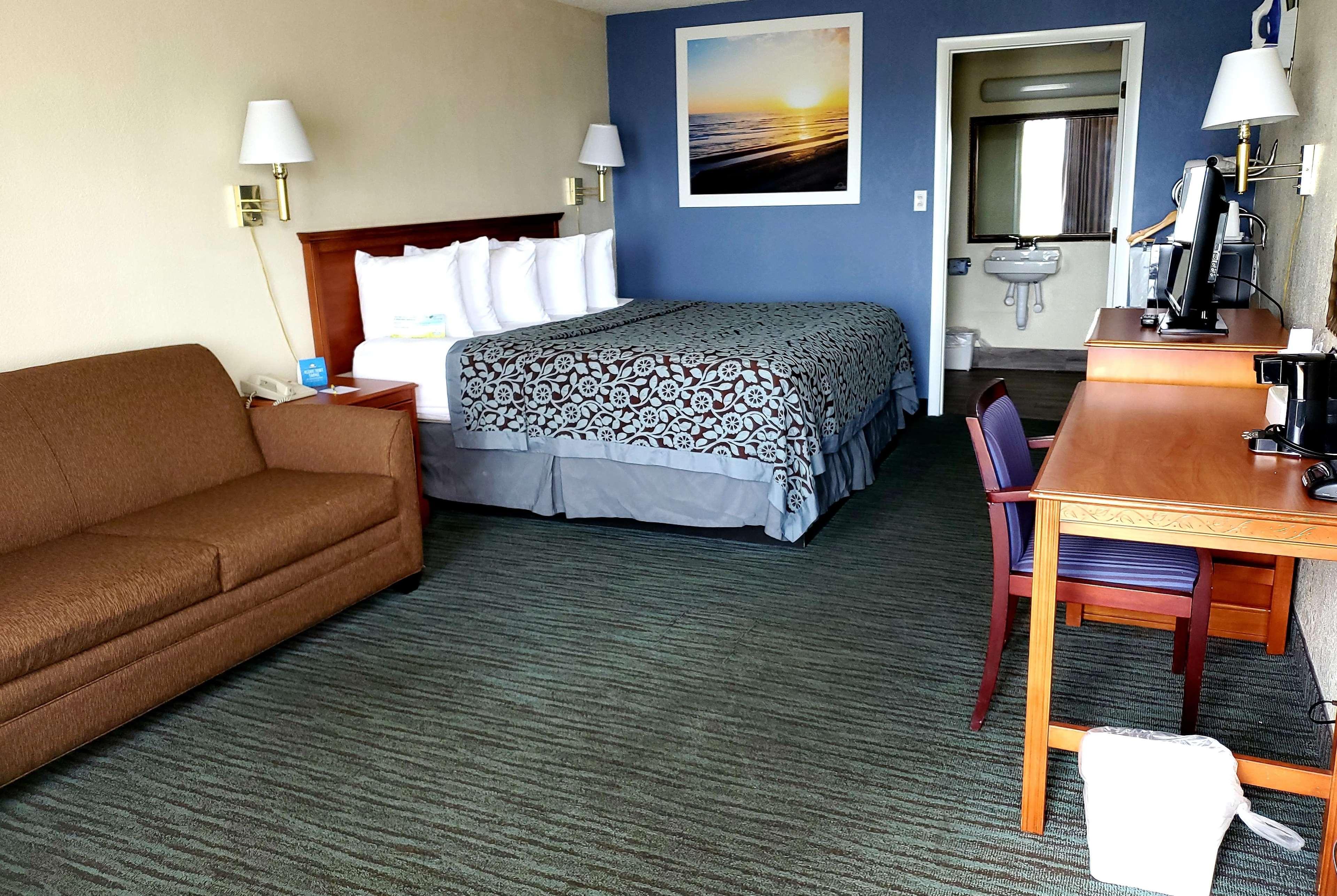 Days By Wyndham Kennedy Space Center Motel 2*