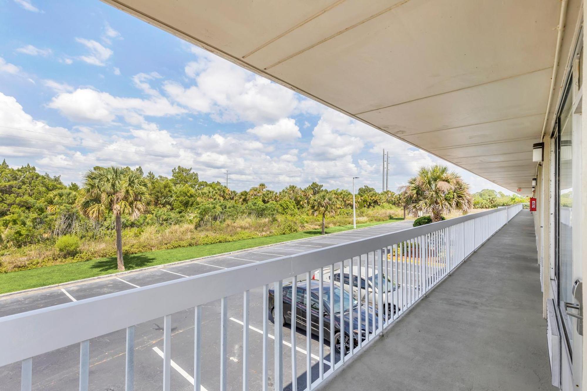 Days By Wyndham Kennedy Space Center Titusville